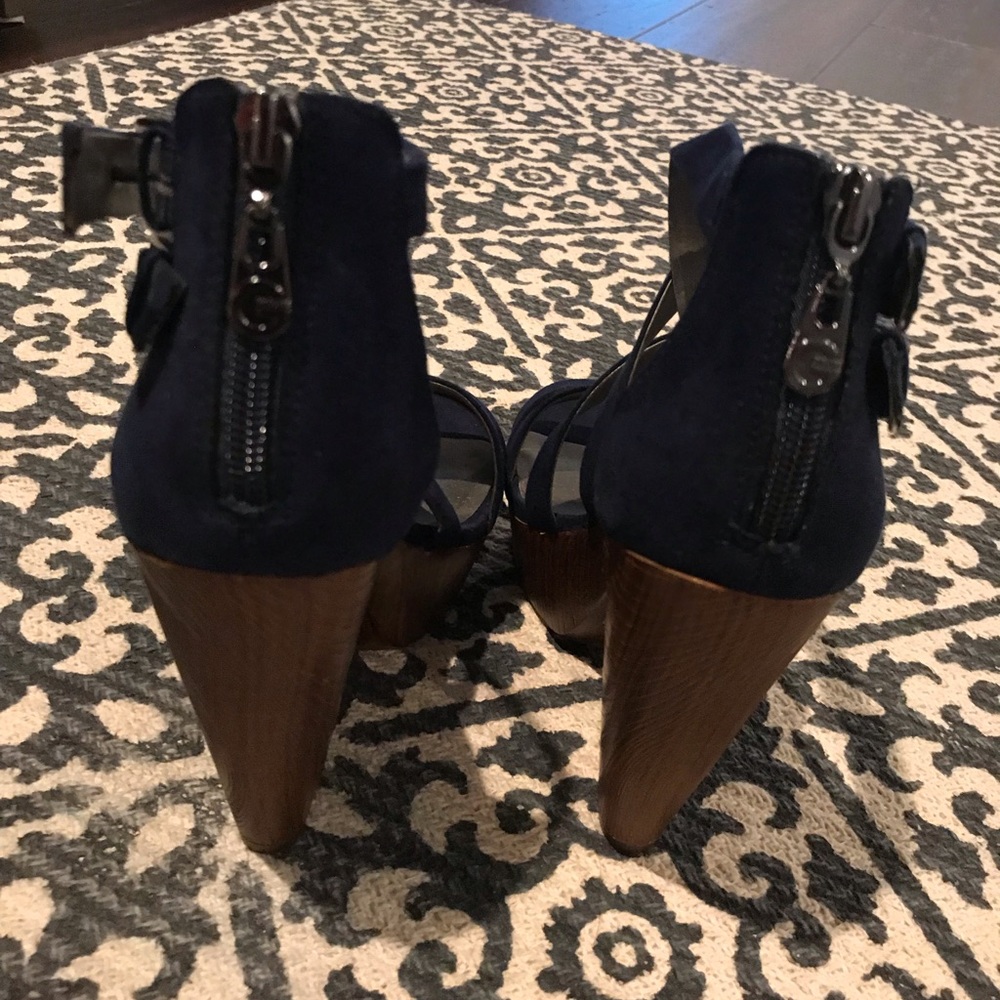 Guess deep blue microsuede strappy platform heel